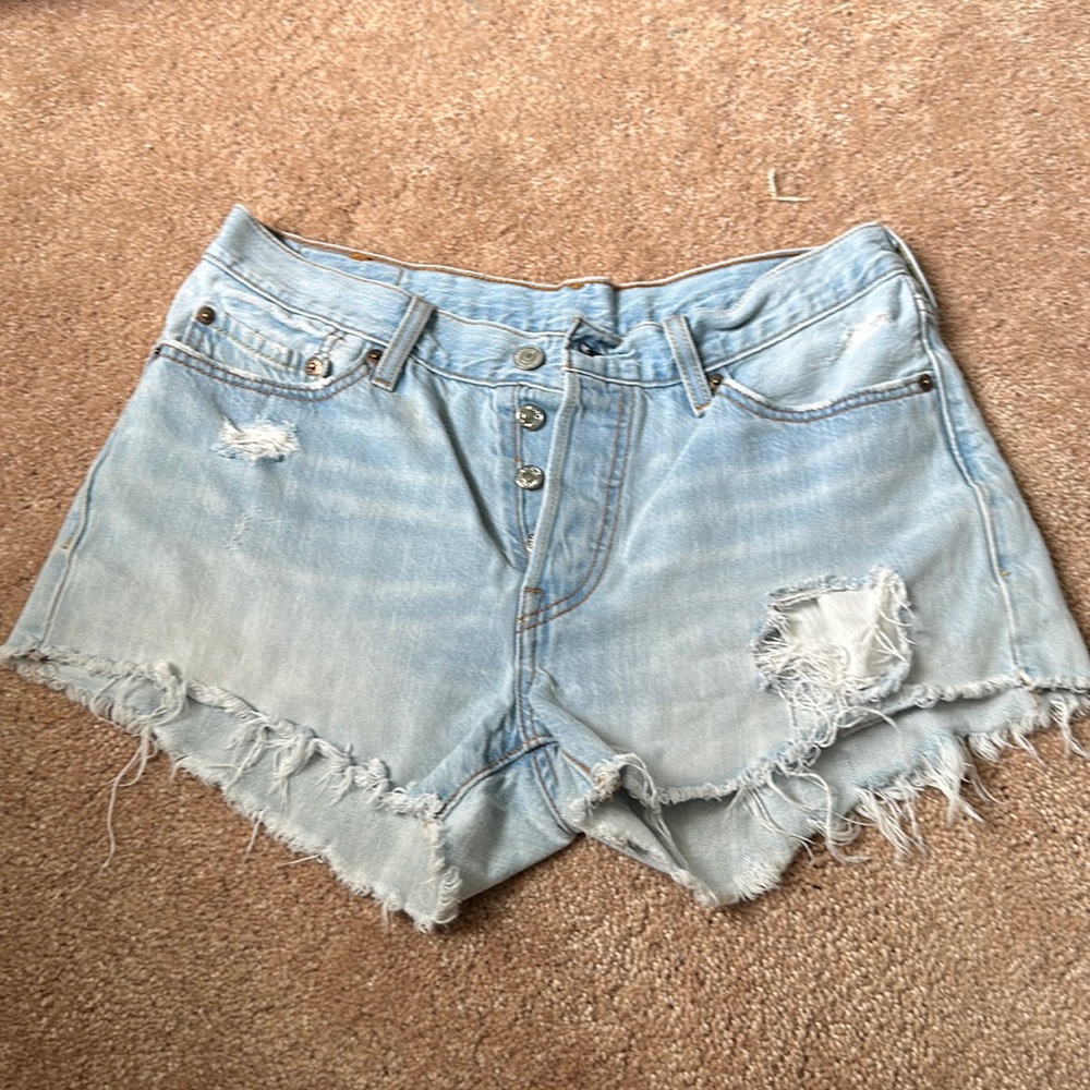 Levi’s 501 Distressed Light Wash High Rise Jean Shorts size 27